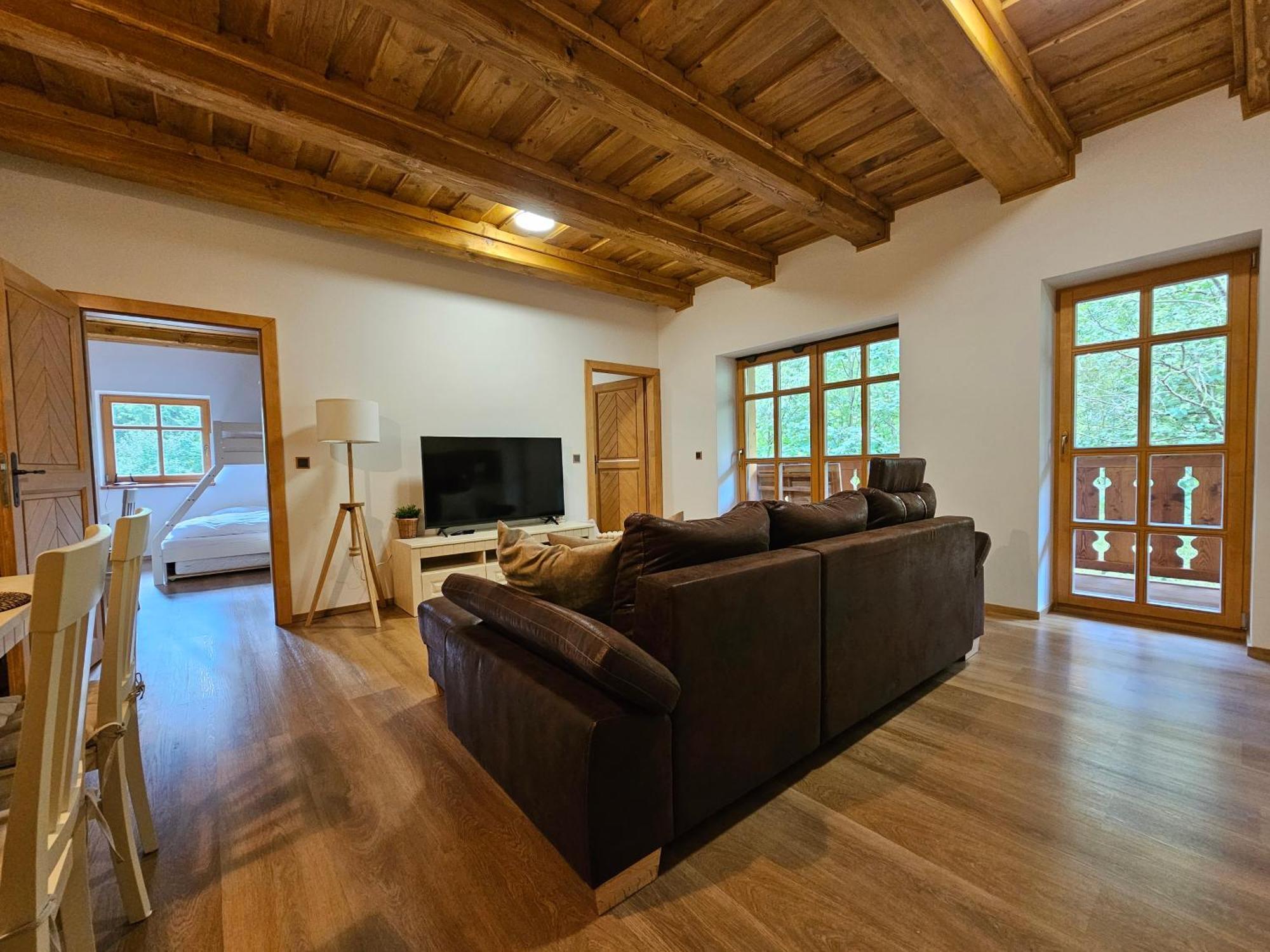 Apartmany Jezerne Velké Karlovice Cameră foto