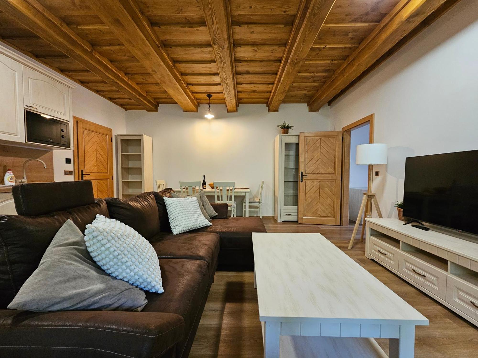 Apartmany Jezerne Velké Karlovice Cameră foto